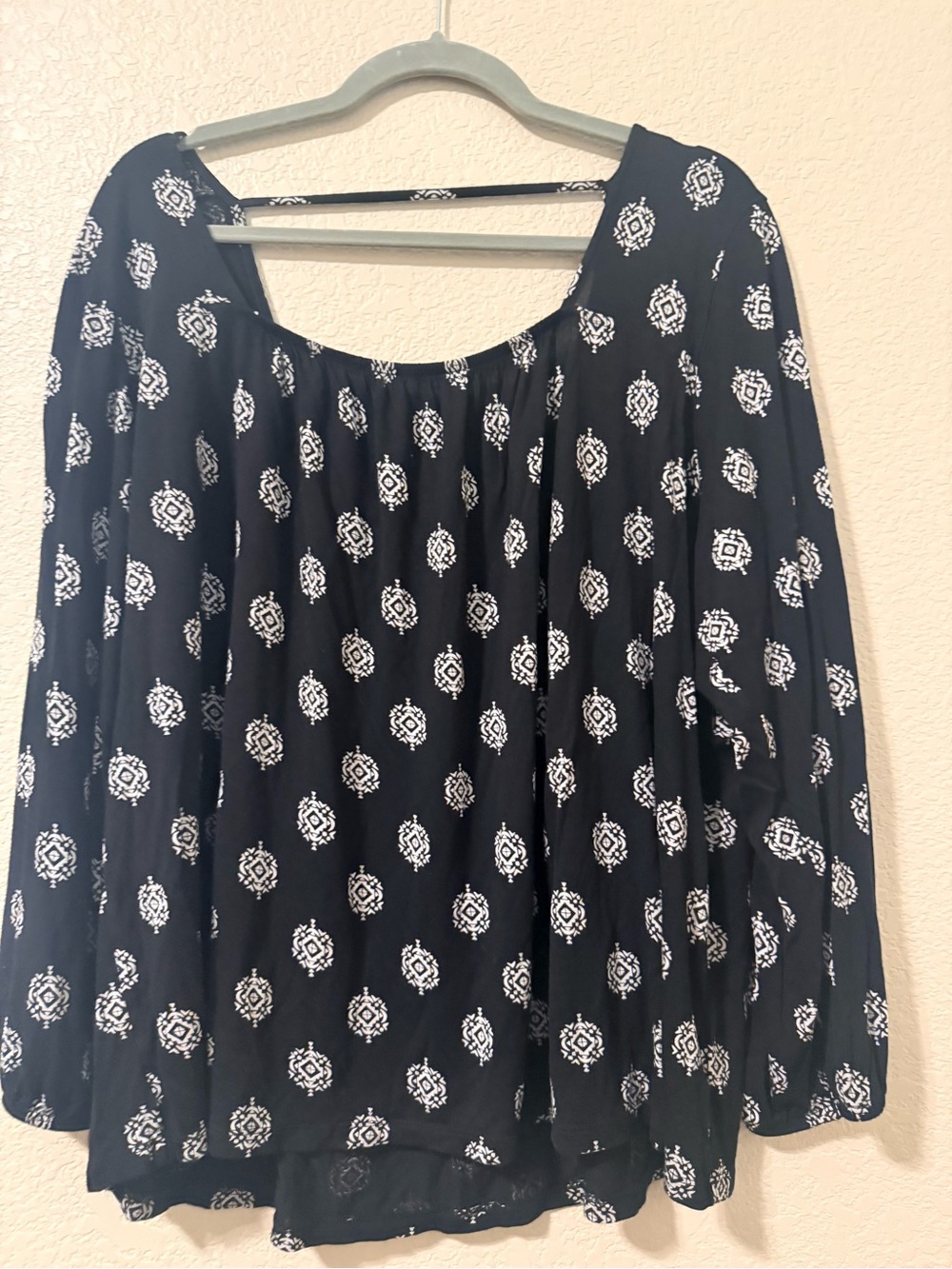 Old Navy Black Printed Peasant Tunic Top